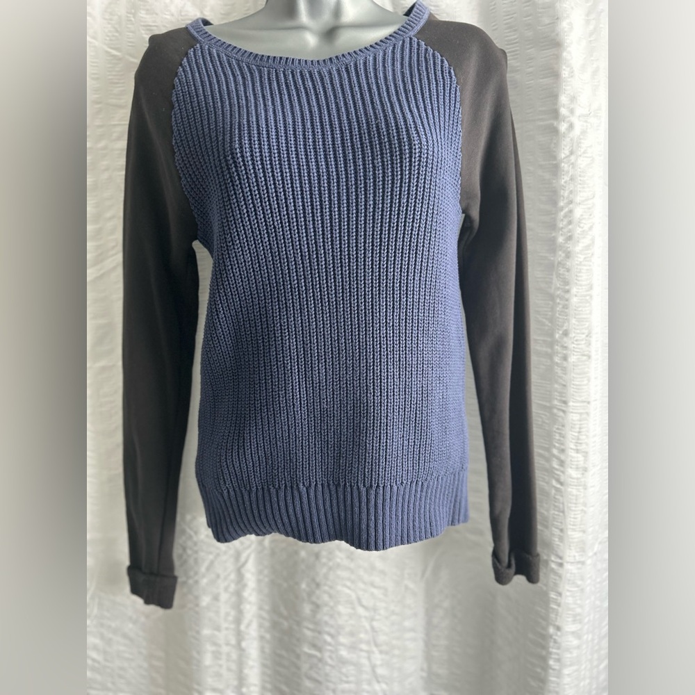 Women's Blue and Black Sweater